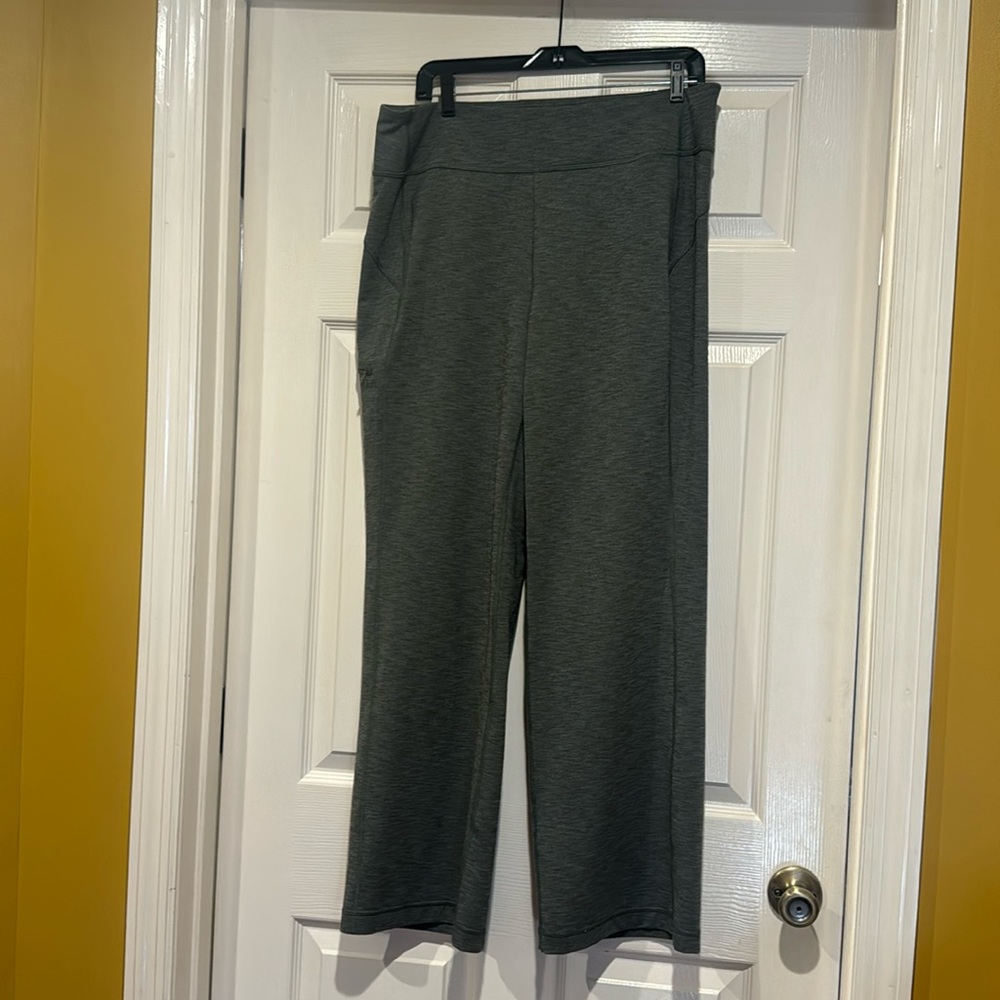 DULUTH TRaDING  Women’s  NoGA Classic Bootcut Pants . Green Large / 31 length
